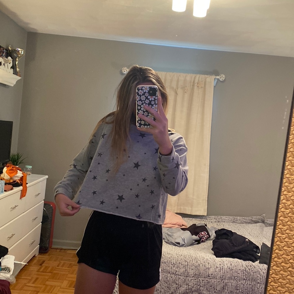 Star cropped long sleeve